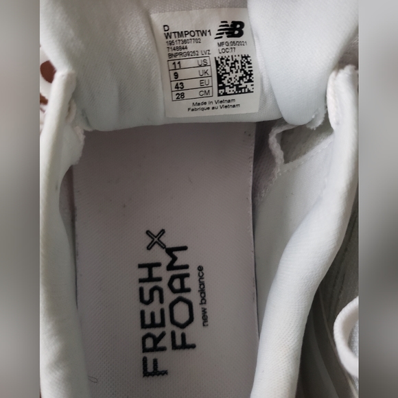 EUC New Balance Women's Fresh Foam Tempo V1 Running Shoe - Picture 10 of 11